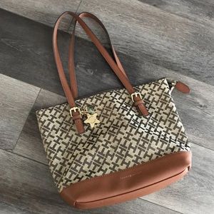 Tommy Hilfiger Tote Brown & Tan
